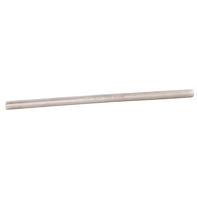 İzeltaş 18x630mm Bijon Anahtar Mili, sıkma ve sökme işlemlerinde kontrollü kullanım sunar.